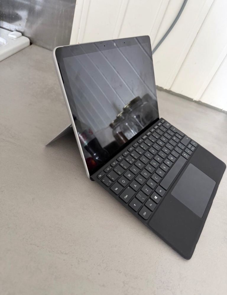 Microsoft Surface Go 3 Tablet PC & Black keyboard 