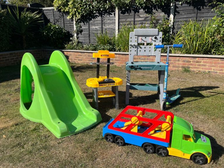 GARDEN / INDOOR TOY BUNDLE, SLIDE, WORK BENCH, SCOOTER & LARGE VEHICLE 