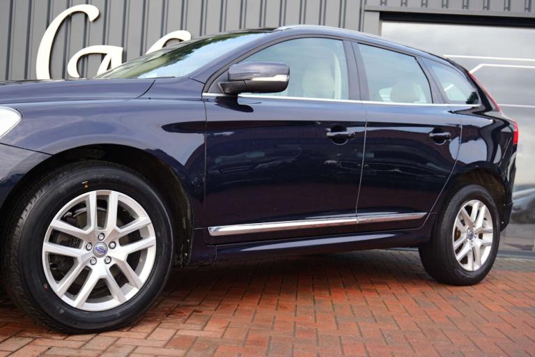 2016 Volvo XC60 2.4 XC60 SE Luxury Nav D5 AWD 4WD 5dr SUV Diesel Manual