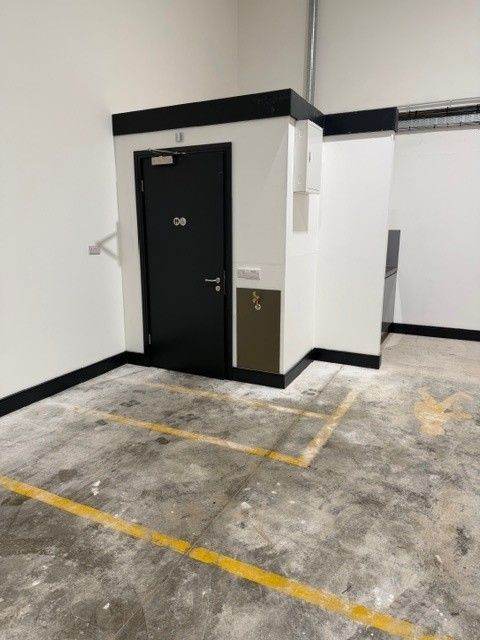 Small Industrial Unit Of 1100 Square Feet With A Yard At Burley Business Park G74 5LL