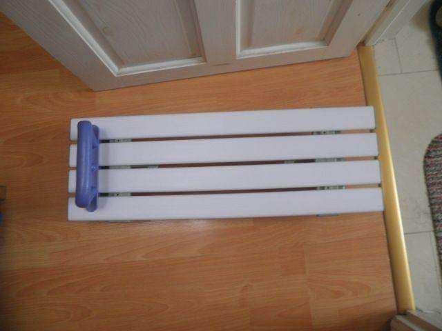 Aidapt Medina Plastic Bath Board Slatted & Adjustable 27 inch with Handle Brand New