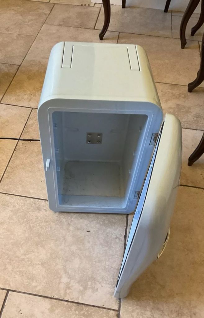 Small mobile fridge 