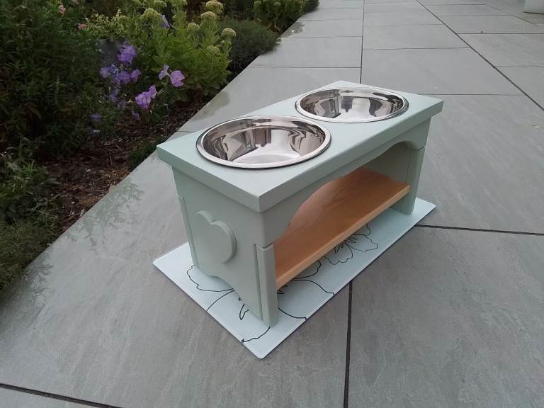 Raised Pet Feeder