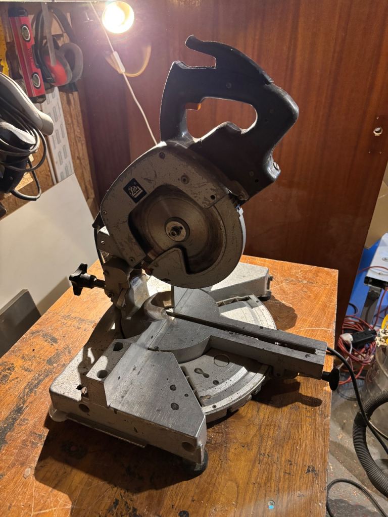 Elu / Dewalt sliding mitre saw