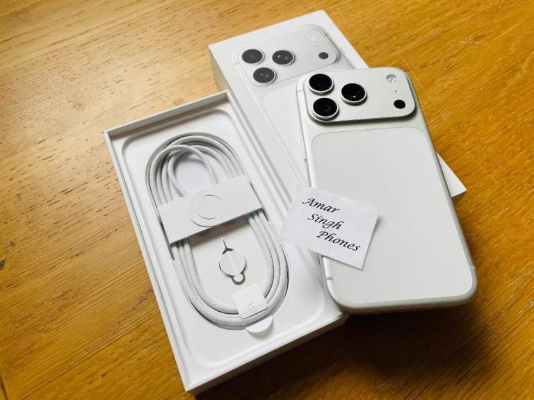 17 pro, 256GB, 2 Cycles Only! (C472)