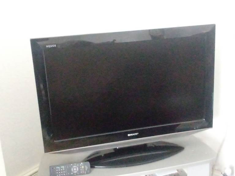 Sharp Aquos LC32AD5E 32inch LCD Tv