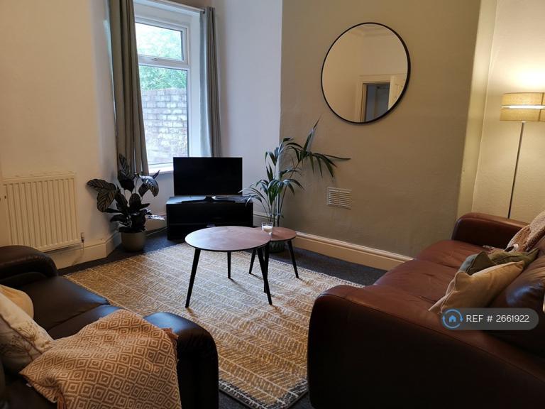 4 bedroom house in Richmond Road, Manchester, M14 (4 bed) (#2661922)