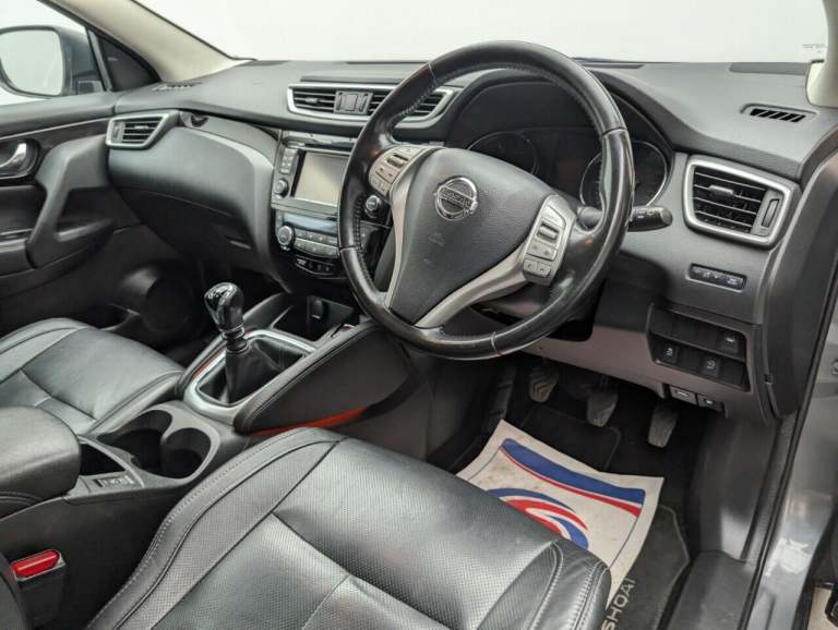2017 Nissan Qashqai 1.5 dCi Tekna SUV 5dr Diesel Manual 2WD Euro 6 (s/s) (110 ps) - PRIVACY GLA H...
