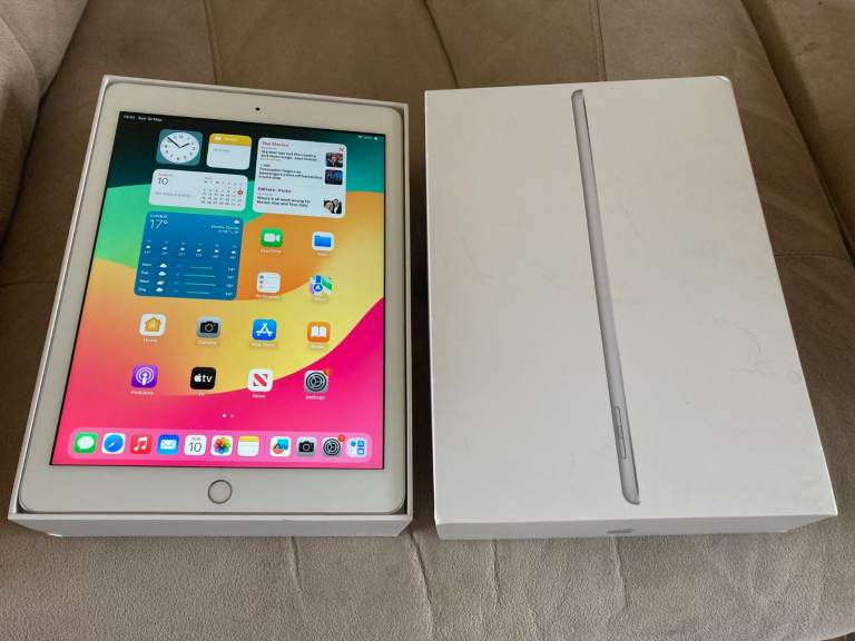 Apple iPad 6th Gen. 32GB + Box