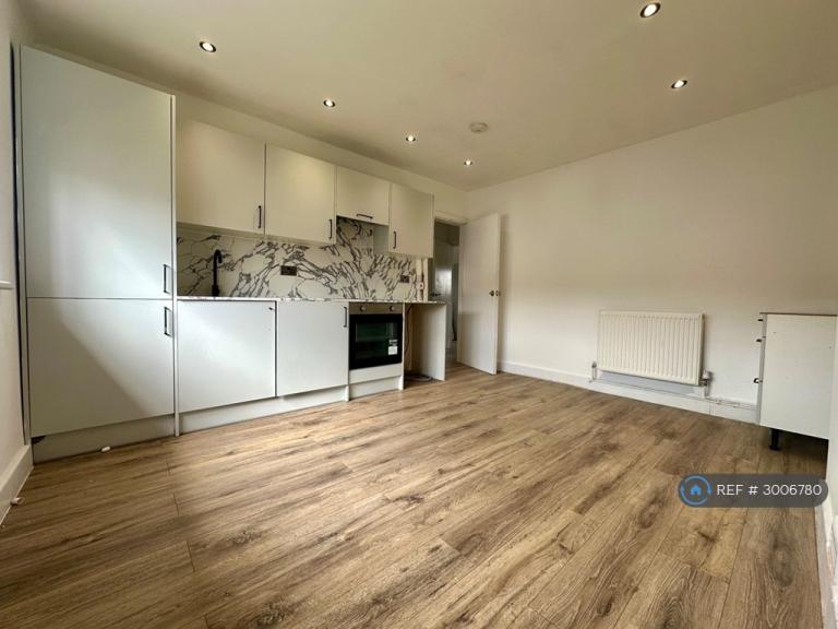 2 bedroom flat in Denton Road, Welling, DA16 (2 bed) (#3006780)