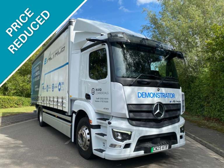 2025 Mercedes-Benz eActros 400 eActros CURTAIN SIDED Electric Automatic