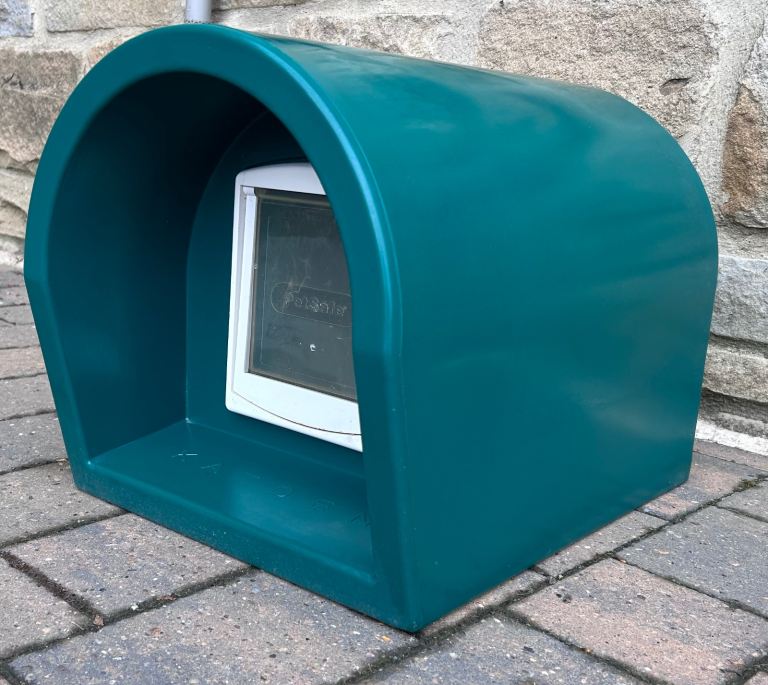 Petsafe weatherproof cat den. 