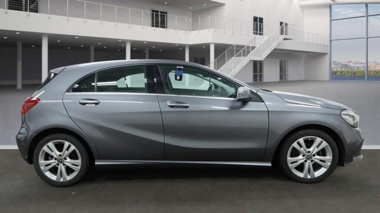2017 Mercedes-Benz A-Class A180d Sport Premium 5dr ++ NAV / LEATHER / ULEZ / CAMERA ++ HATCHBACK ...
