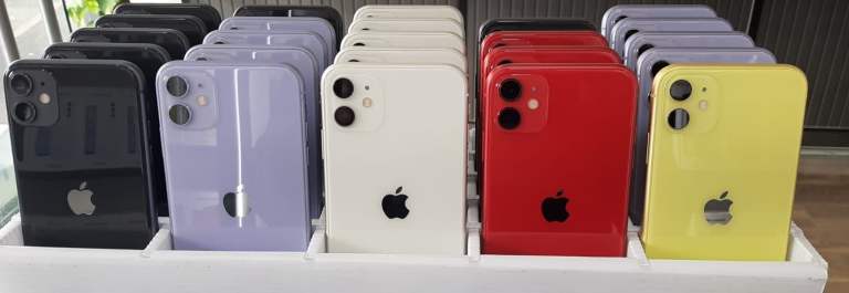 IPHONE 11 UNLOCKED BRAND NEW BOX ONE YEAR APPLE WARRANTY 