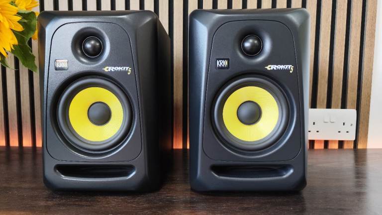Home Studio Bundle KRK Rokit 5 G3 Pair + Focusrite Scarlett 2i4 + All Cables
