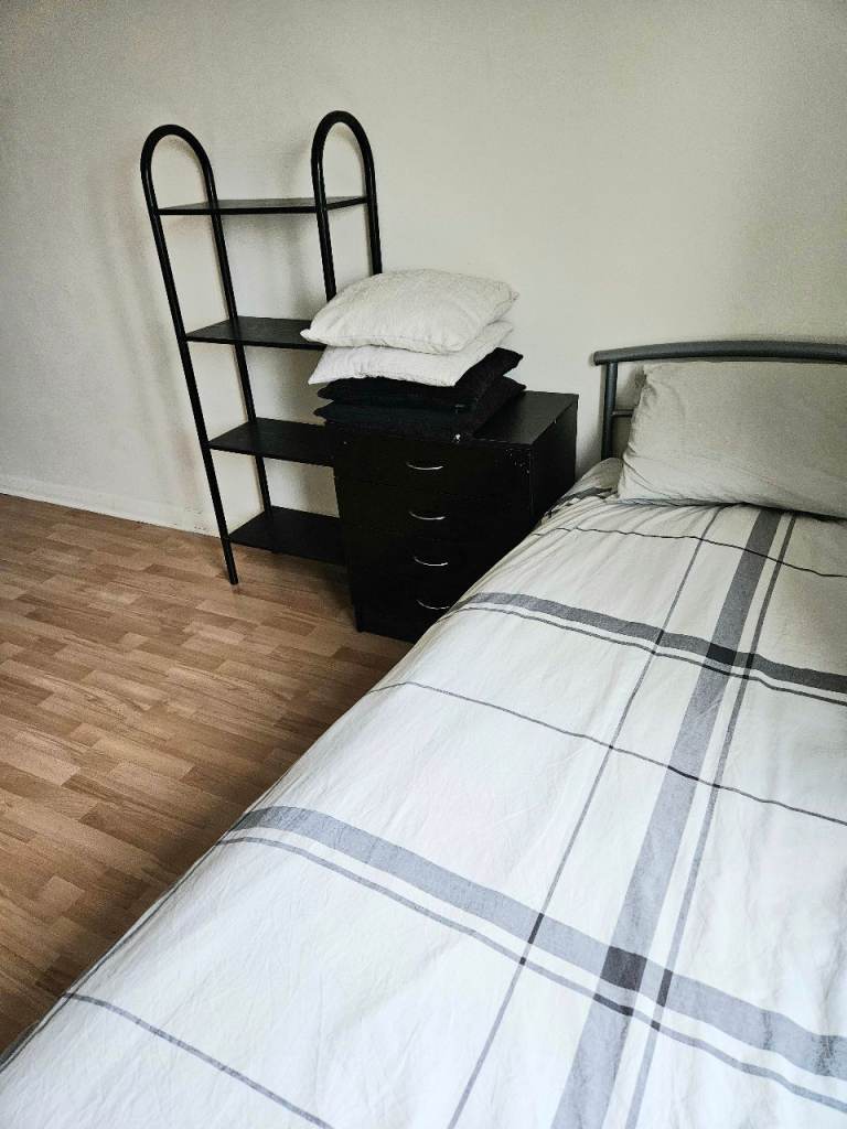 Room in a 2 bed flat 
