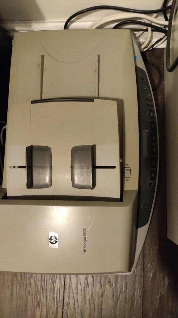 HP SCANJET 8270 Document Flatbed Scanner 48 Bit CCD 4800 dpi
