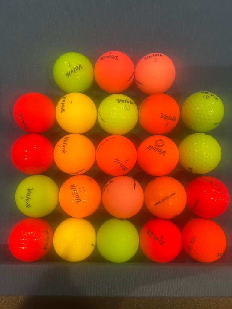 23 x coloured Volvik golf balls