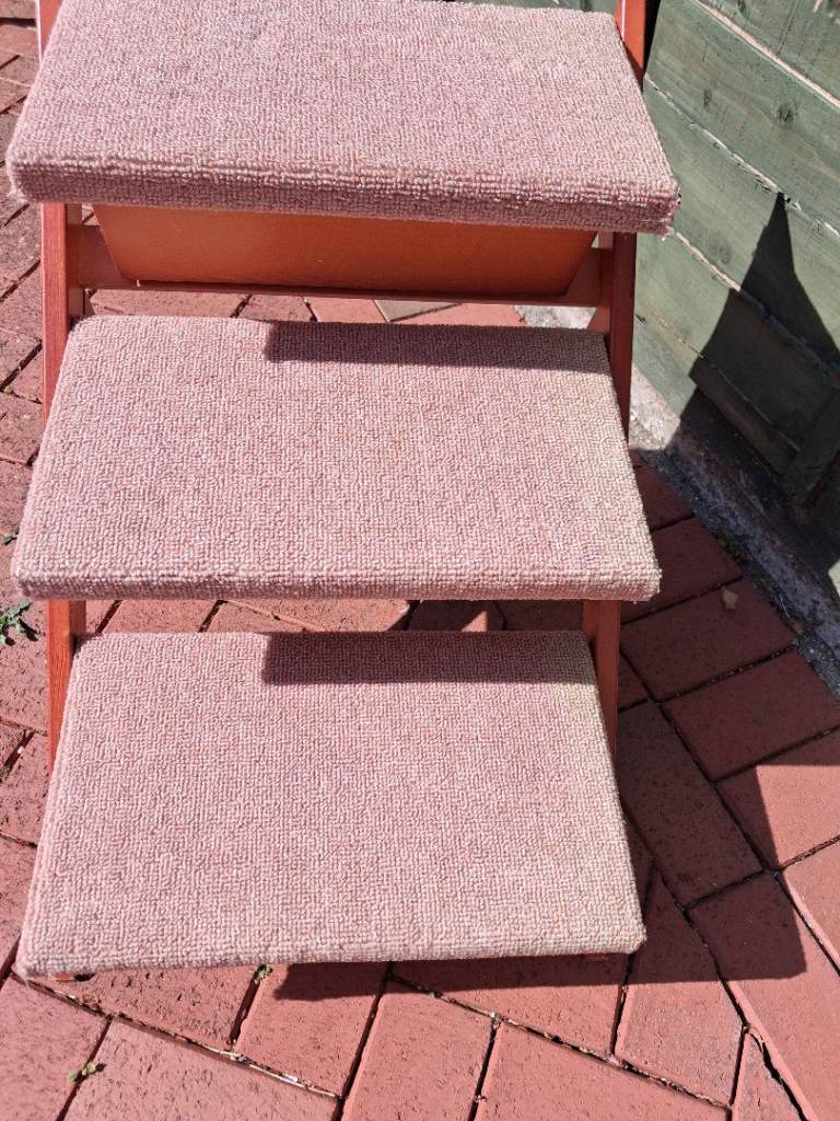 Foldable dog steps