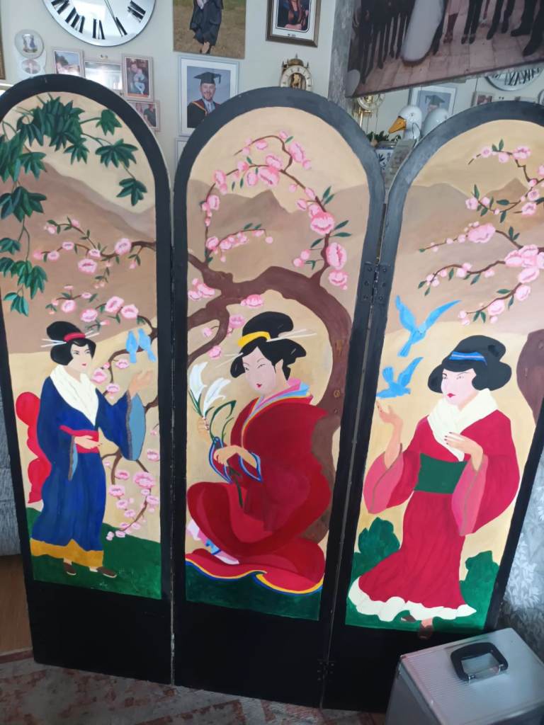 Room screen divider