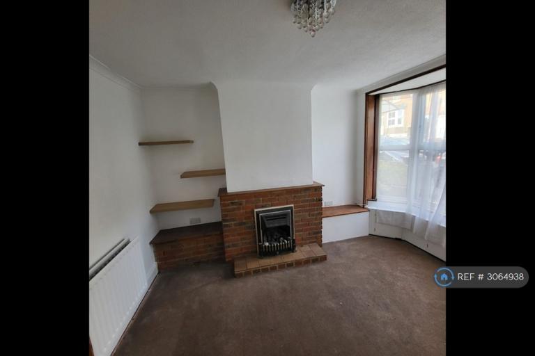 3 bedroom house in Charlton St, Maidstone, ME16 (3 bed) (#3064938)