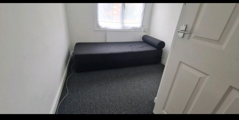 Single & Double Rooms Available – Female Students