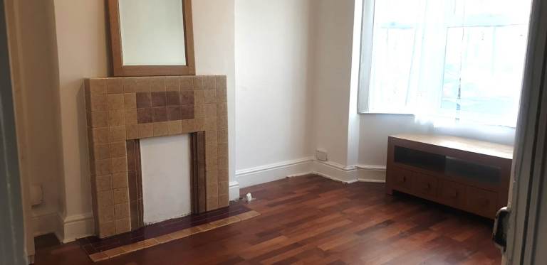 Newly Refurbish 3 BEDROOM PROPERTY is available in Southarrow - HA2  