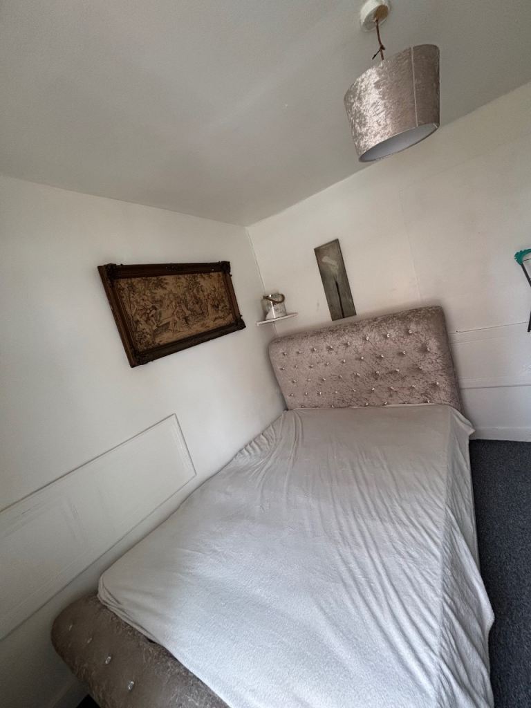 Single room to rent east ham all bills included