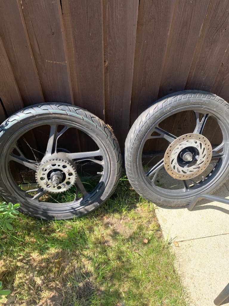 Honda CBF 125 wheels and tires