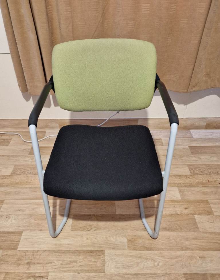Set of 4 chairs good quality ,good condition
