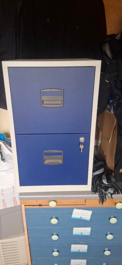  Metal filing cabinet