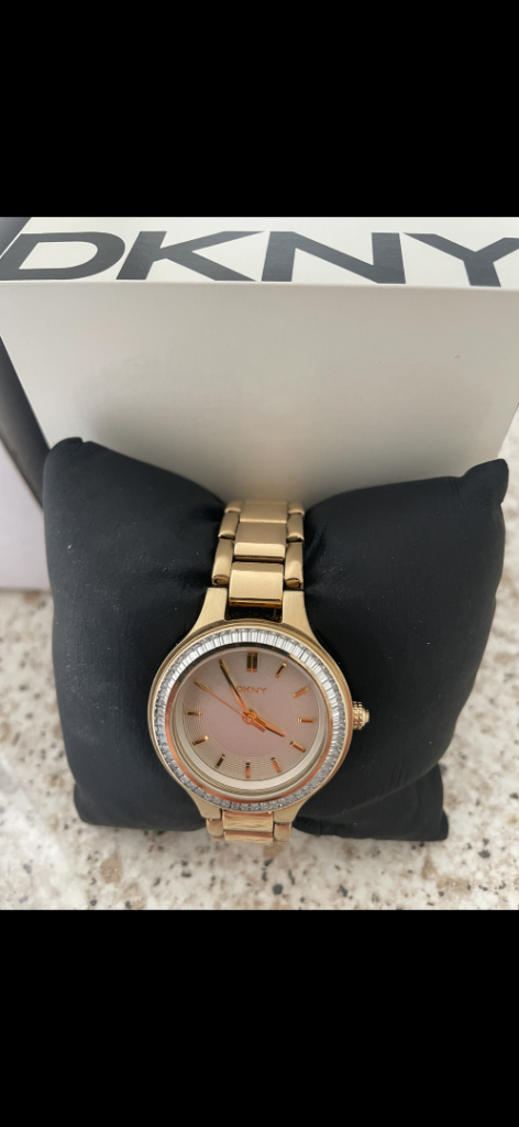 Womens dkny gold metal watch - needs a battery