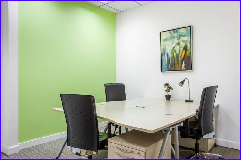 Warwick - CV34 4BE, Office Ready to Move In in Open Office Warwick High Street for 4 Workstations