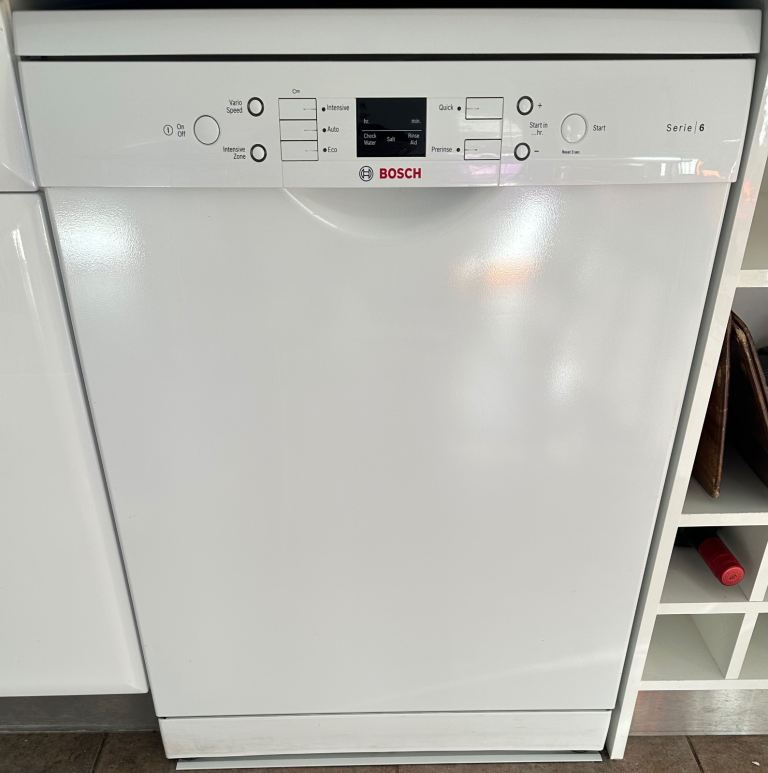 Bosch Serie 6 Freestanding, Full Size Dishwasher – SMS53M02GB – Excellent Working Order