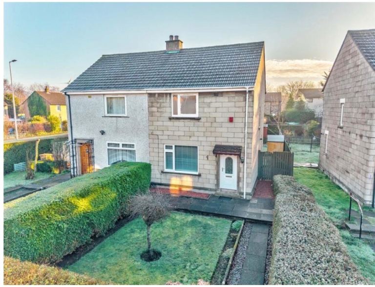 2 Bed Semi Detached house 