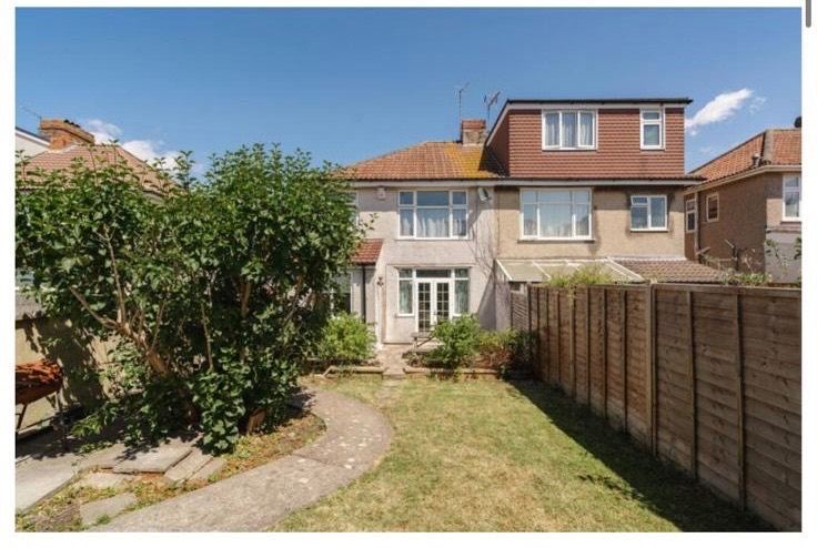 4-Bedrooms in Furnished House to Rent 