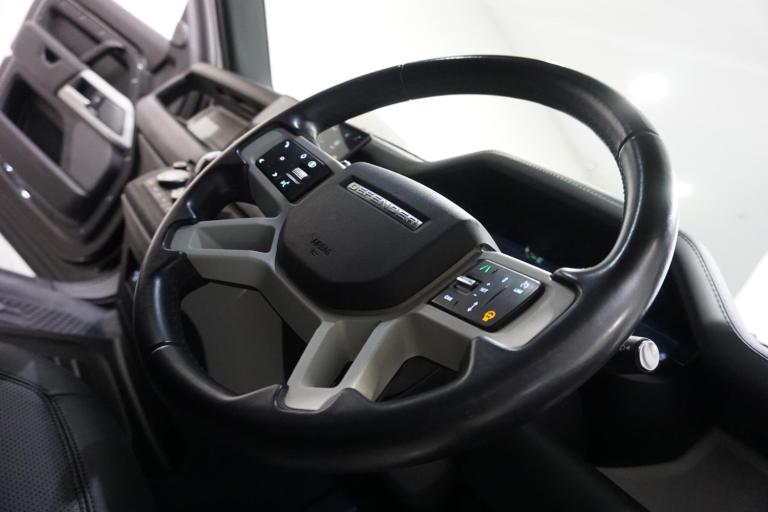 2023 Land Rover Defender 110 3.0 D250 MHEV HSE Hard Top SUV Auto 4WD MWB Euro 6 (s/s) 5dr PANEL V...