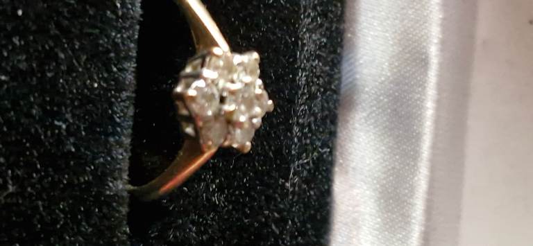 9ct carat Gold set diamond cluster ring 