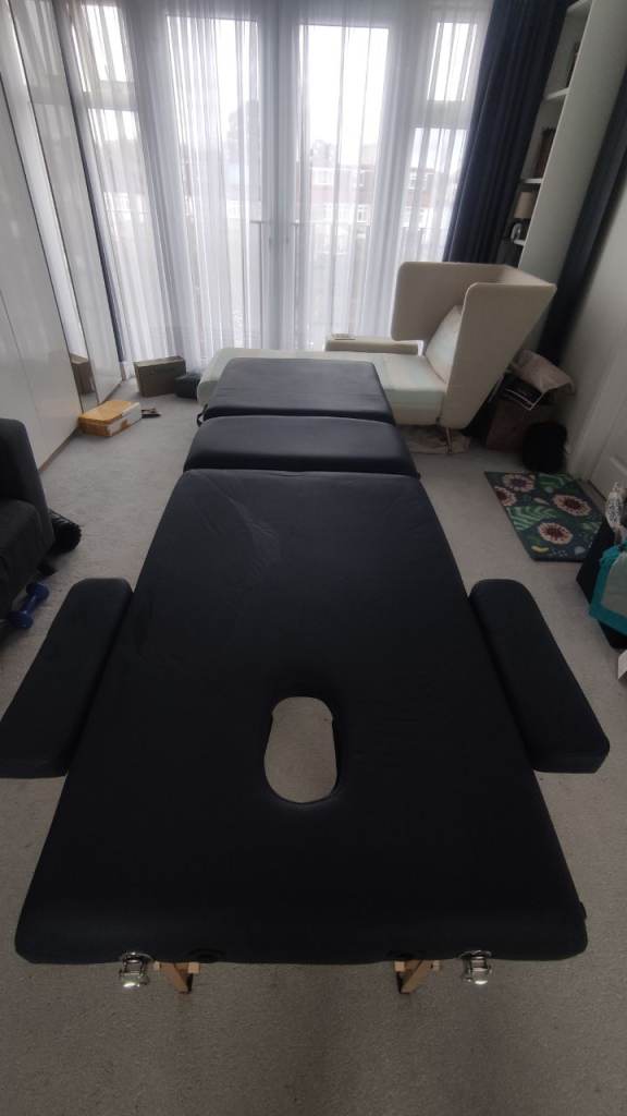 REDUCED!! Barely used light weight massage table