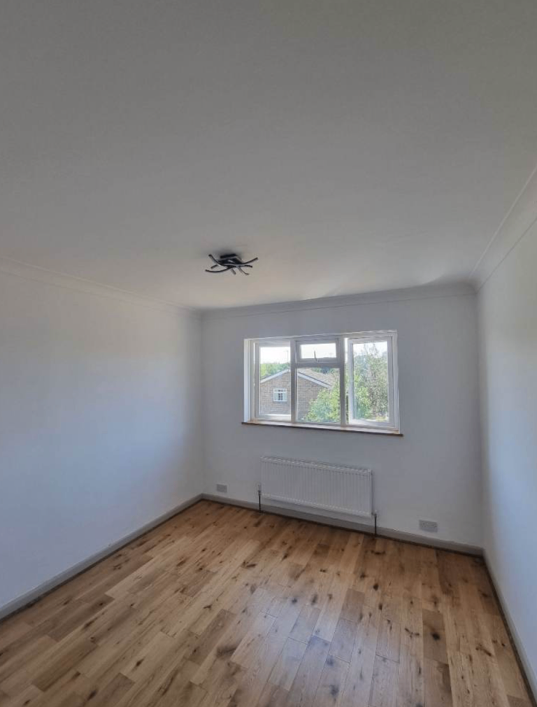 Modern 4-Bedroom House | Renovated | Fitted Kitchen | Brownhill Rd, Southampton, Hampshire - SO52