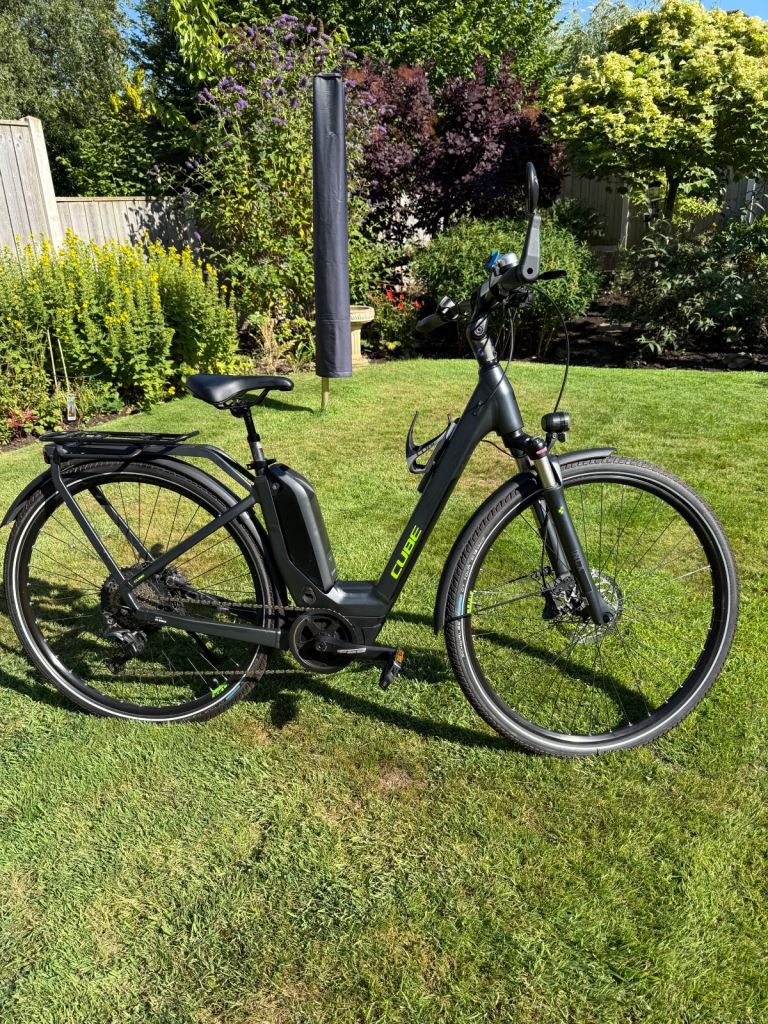  Cube Touring Hybrid EXC 500 E-Bike – Excellent Condition – Only 1,134 miles!