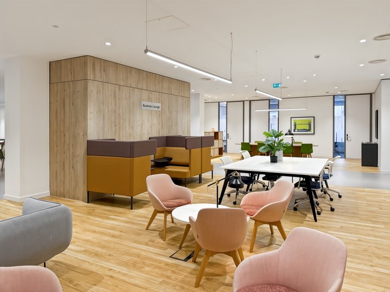 Manchester - M501RF \ Large Office Space for Up to 15 Desks