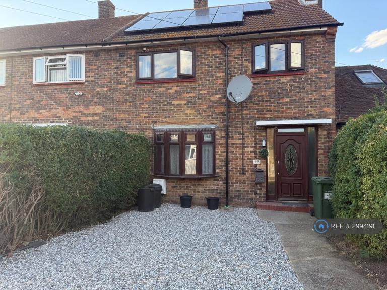 3 bedroom house in Melksham Close, Romford, RM3 (3 bed) (#2994191)