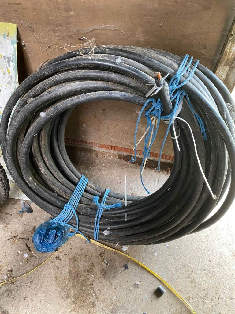 SWA Steel armoured electric cable rated to 600/1000v to BS4678 