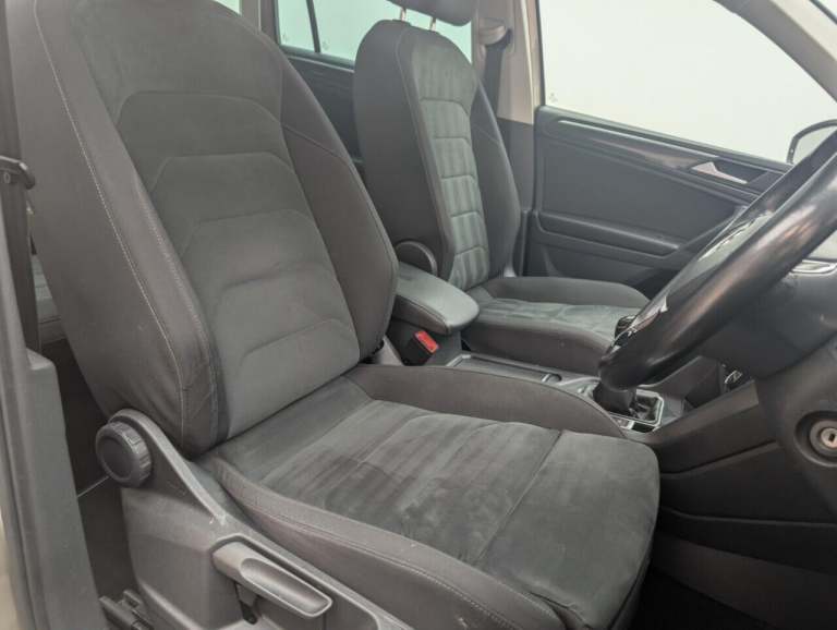 2018 Volkswagen Tiguan 2.0 TDI SEL SUV 5dr Diesel Manual 4Motion Euro 6 (s/s) (150 ps) CRUISE CON...