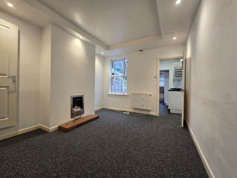 2 Bed House for Rent - £850pcm AVAILABLE NOW