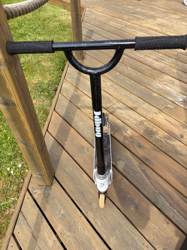 Child’s scooter