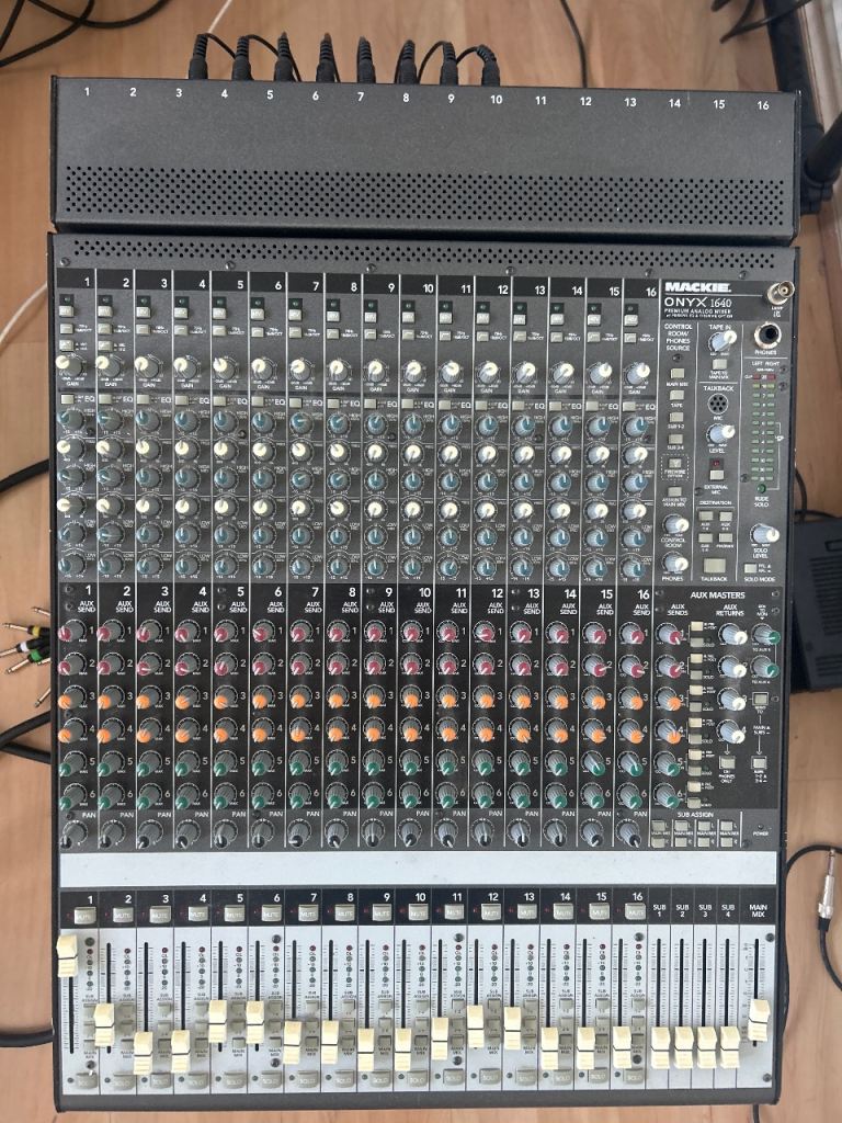 Mackie Onyx 1640 Mixing desk 