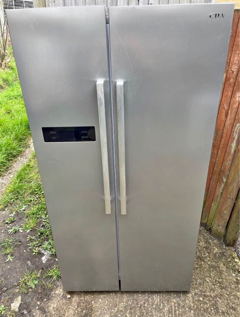 CDA American style fridge freezer. In excellent working condition. 