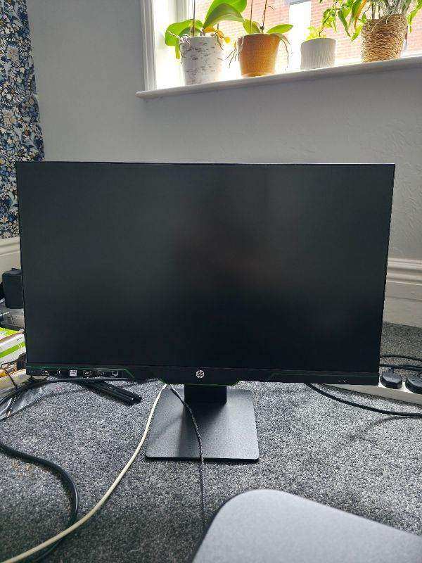 HP Gaming Monitor 144Hz AMD FreeSync – Good Condition